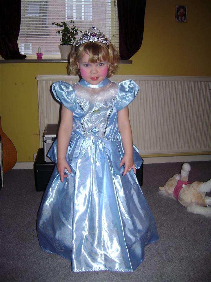 Pige Josephine Hannibal - Prinsessen til fastalavn 2008 billede 17