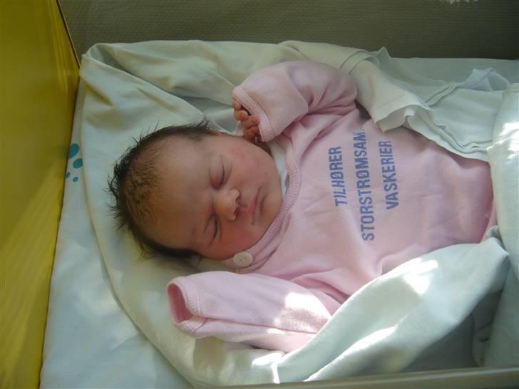 Pige Amalie Melanie - 4 timer gammel ca billede 12