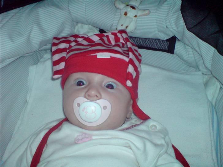 Pige JOSEPHINE - EIHH MIN MOR ER BARE SÅ VILD MED DEN HAT billede 15