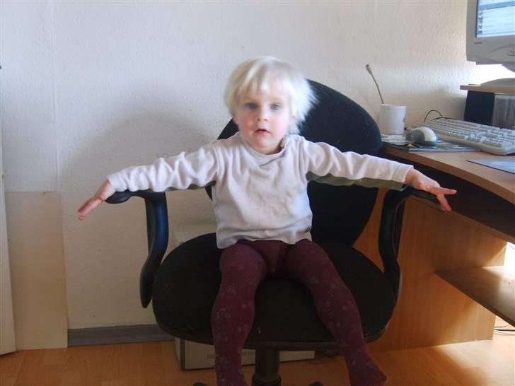 Pige charlotte  billede 5