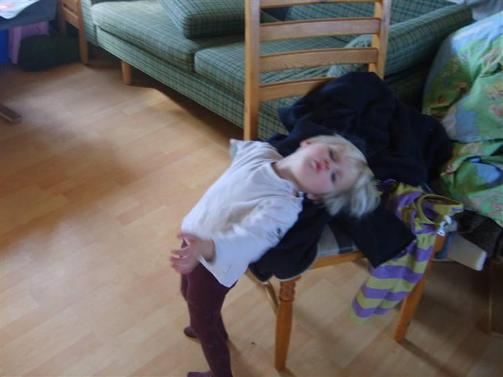 Pige charlotte  billede 6