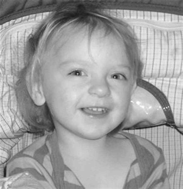 Pige Melanie - Julen 2007 er jeg ikke fræk og se på billede 2