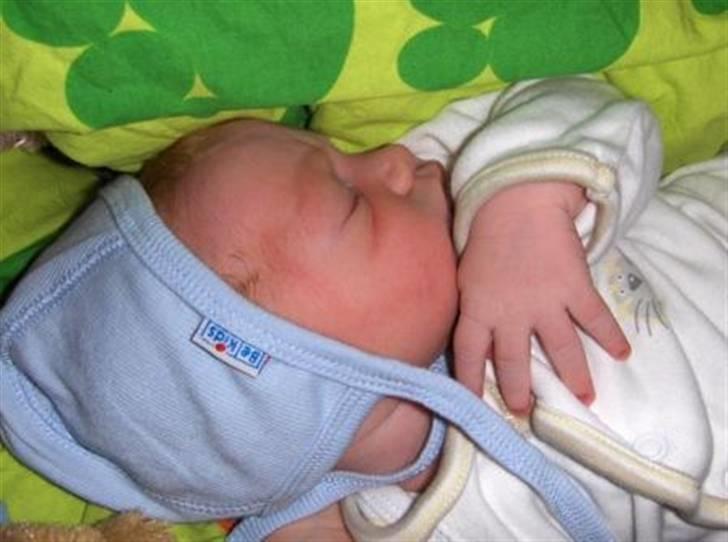 Dreng Matias Marinus - 5 timer gammel billede 7