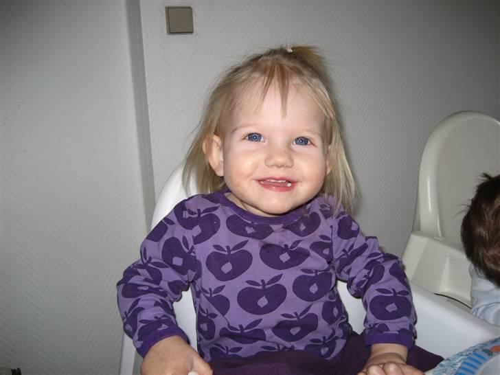 Pige Malika Marie - d. 23/3 2008 billede 6