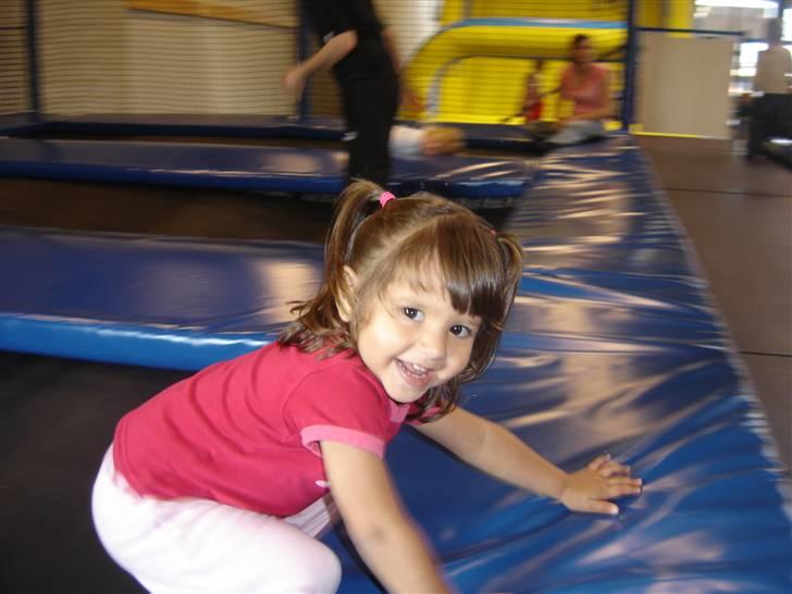 Pige Natashja - jeg elsker at hoppe billede 6