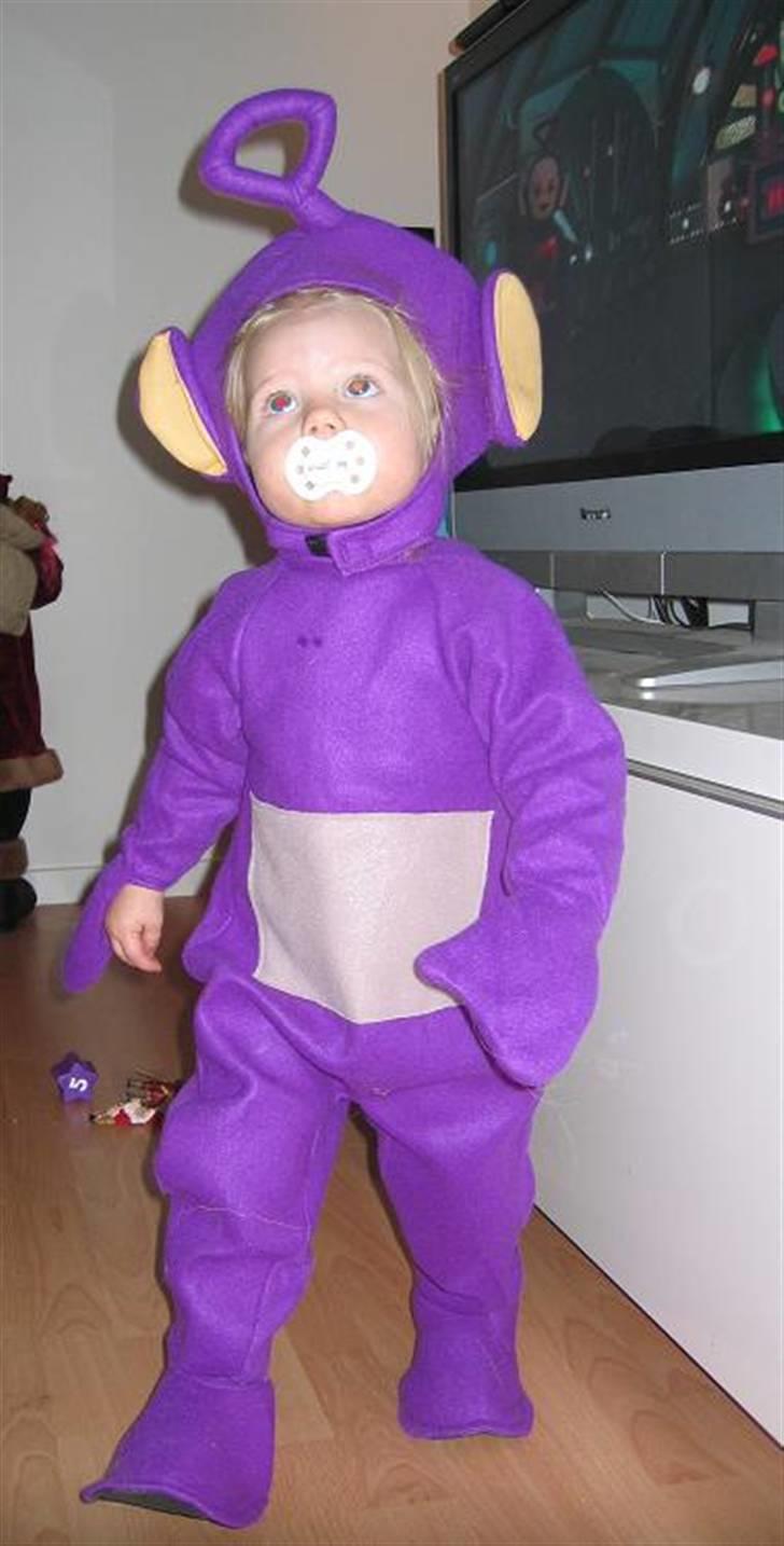 Pige Malika Marie - Fastelavn 2008 billede 5