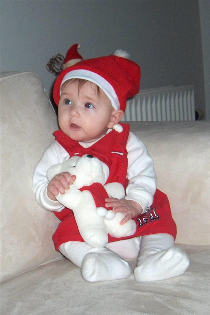 Pige Annika - min første jul 07, blev brugt som julekort som blev sendt til hele min familie billede 7