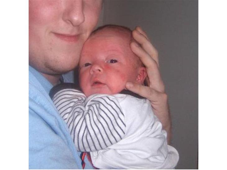 Dreng Marco Kristian A. Sabroe - Lillebror, 6 dage.. 19.03.08 hos far billede 1