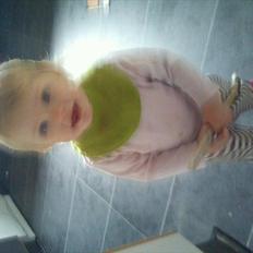 Pige Celina Elisabeth