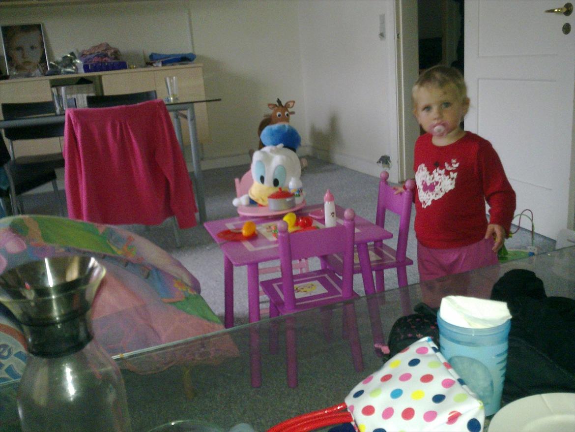 Pige Malou - Skal spise sammen med anders billede 5