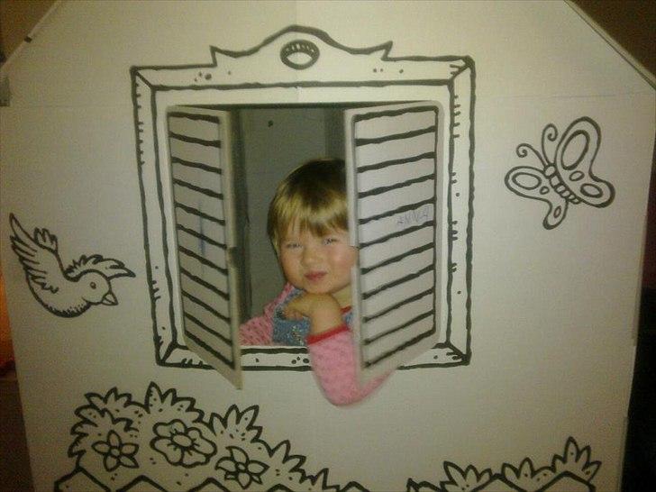 Pige Anna-Lucia - Rigtig lille diva billede 5