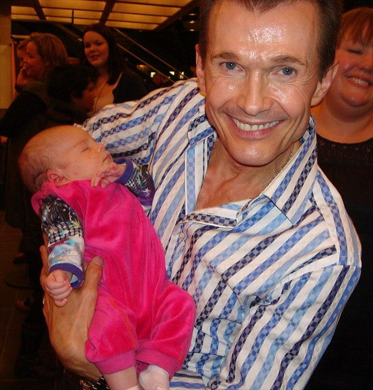 Pige Andrea - 4½ uge gammel og sammen med Ole Henriksen billede 5