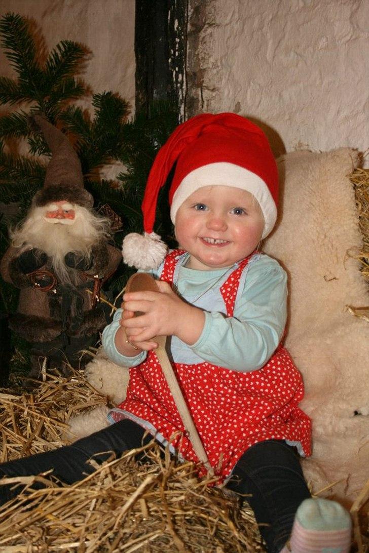 Pige Isabella Dagny - min jule nisse <3 billede 5