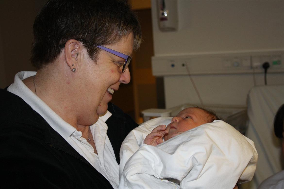 Dreng Lukan - Så blev det mormors tur.. billede 12