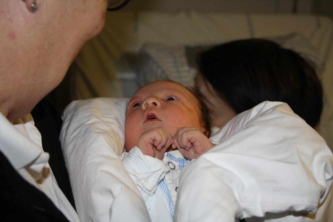 Dreng Lukan - Mormor fortæller nogen rigtig spændende eventyr billede 13