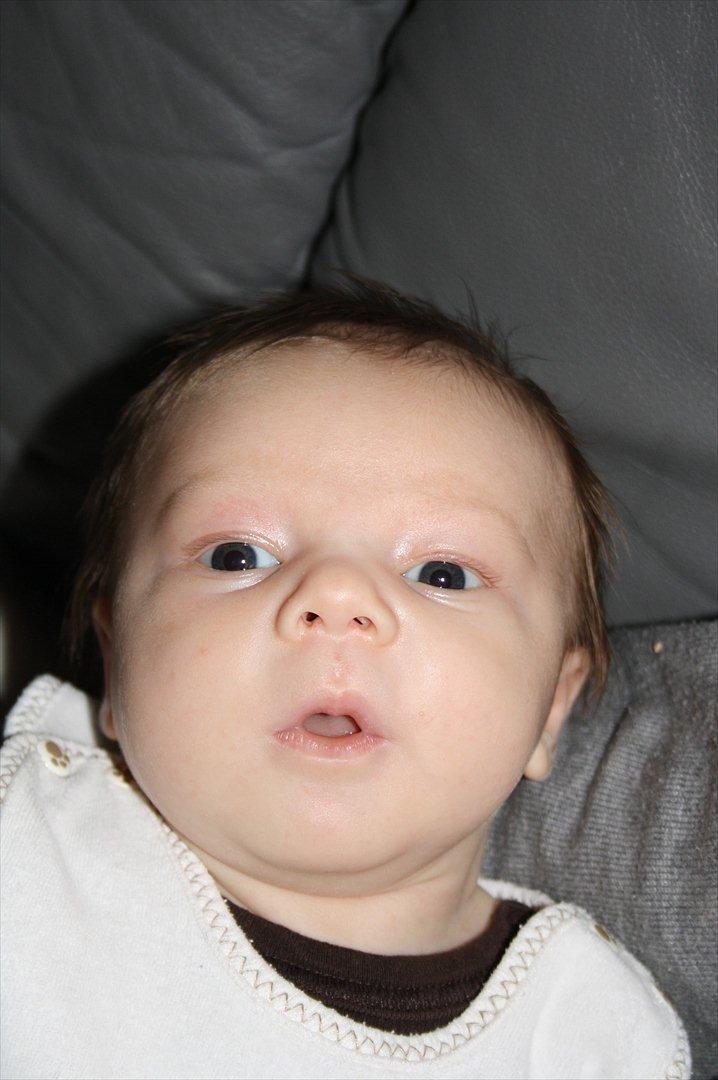 Dreng Lukan - ..men mor var ikke hurtig nok til at fotografere mit første smil :( billede 17