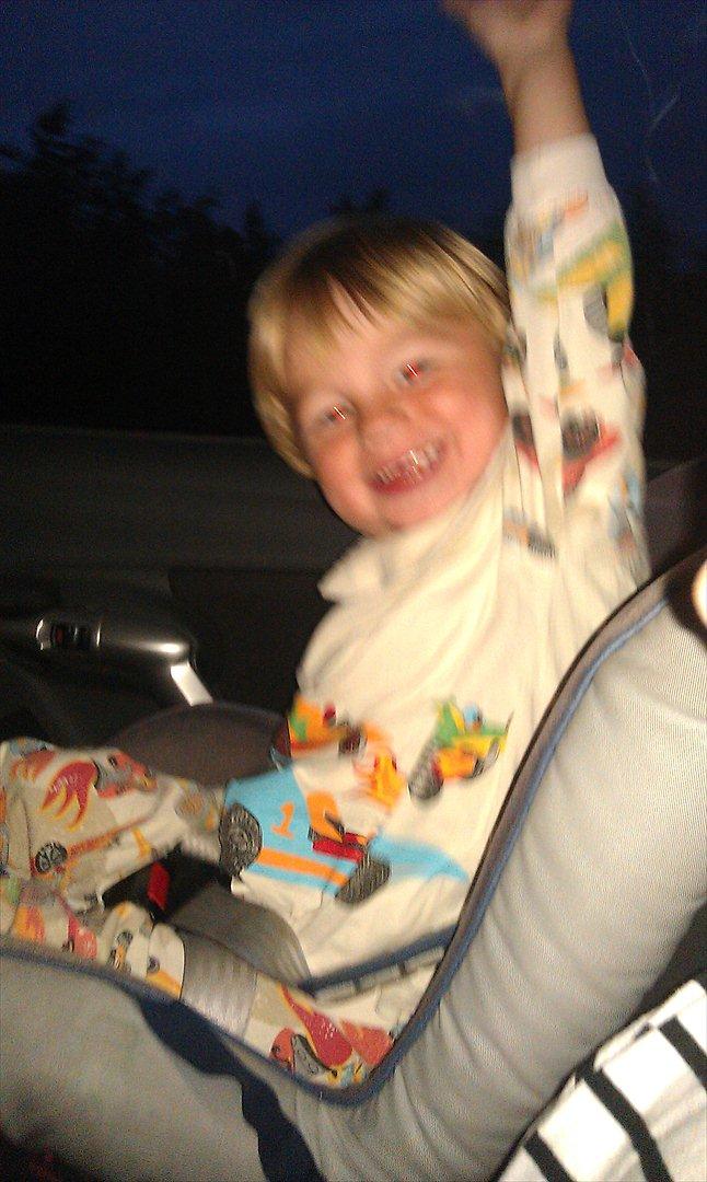 Dreng Mads - Tosser i bilen!  billede 14