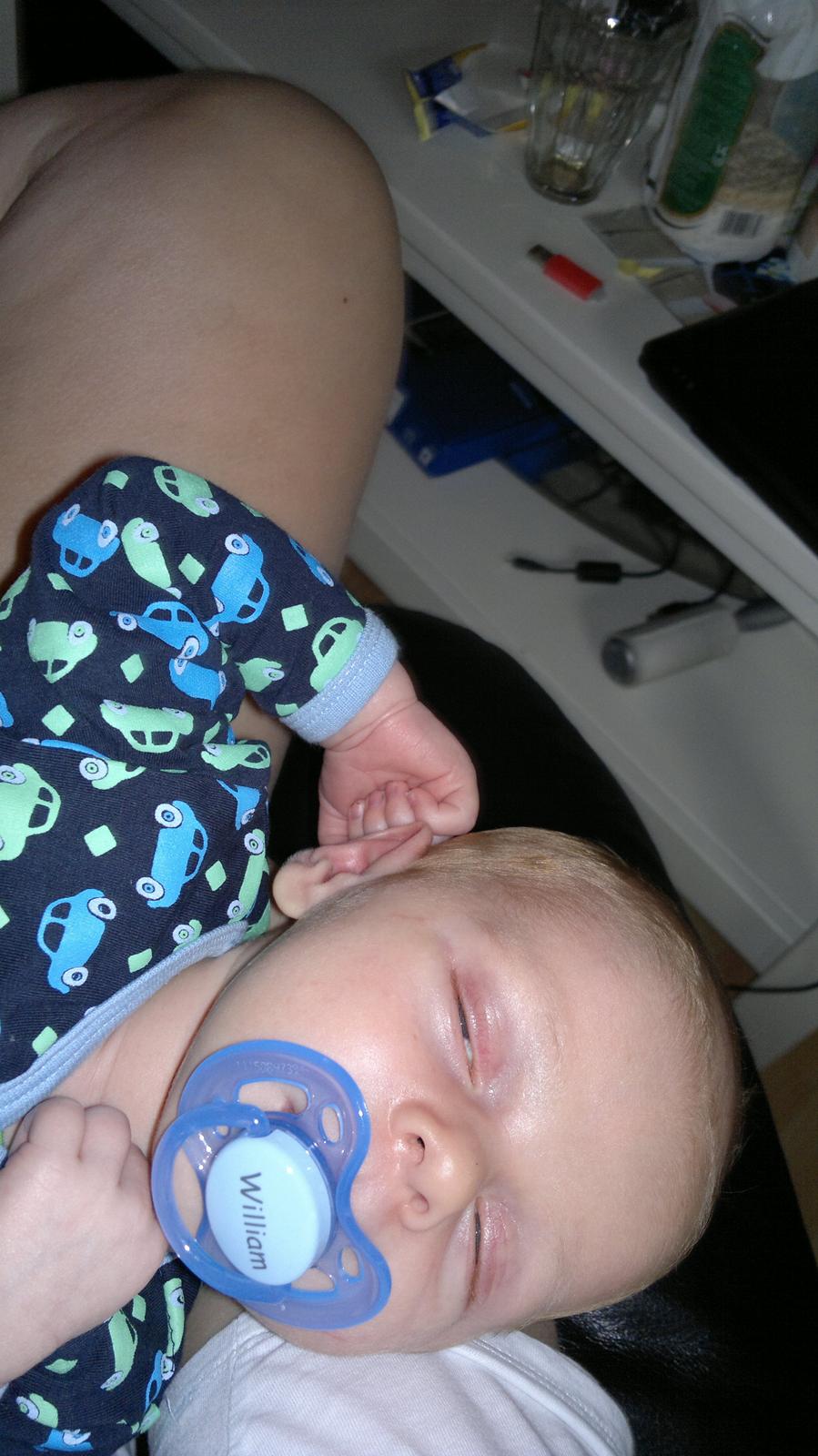 Dreng William - Selv når jeg sover er jeg en supermand! :P billede 6