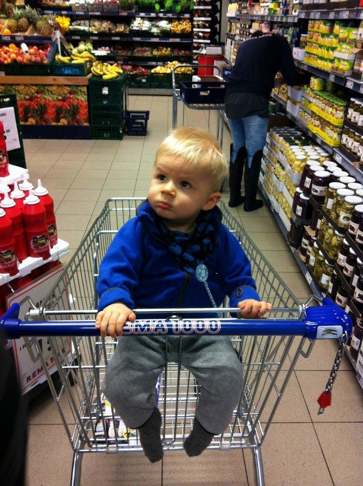 Dreng Lucas Westergaard Petersen - Lucas med i Rema 1000 og handle  billede 4