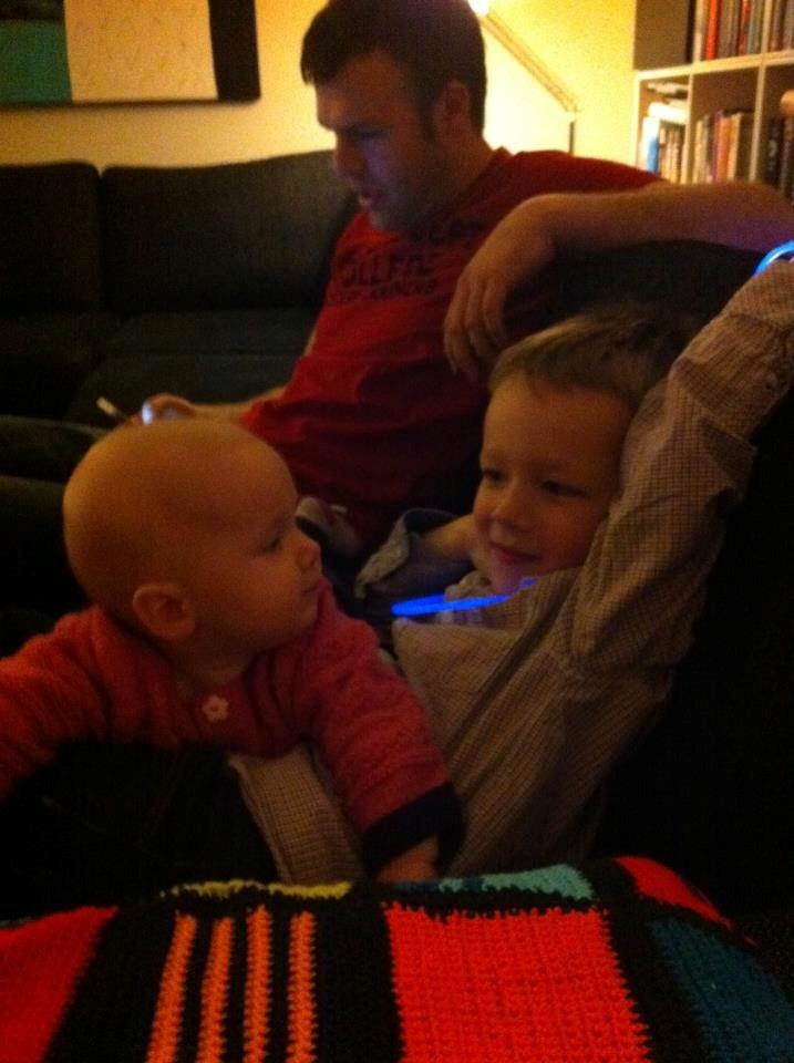 Pige Mette-Louise - Hygger med min fætter Emil. :) Nytårsaften 2012/13 billede 16