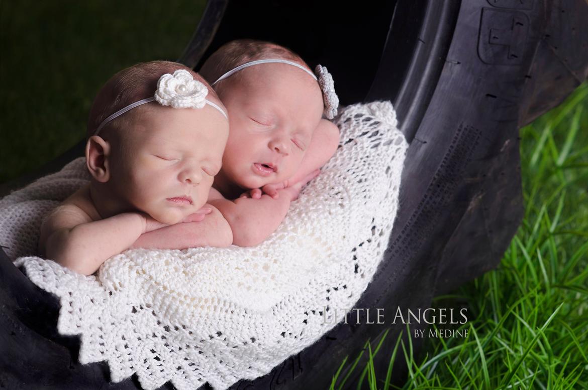 Pige Linea - Linea med sin søster, Linea først for. Taget af Medine. billede 11