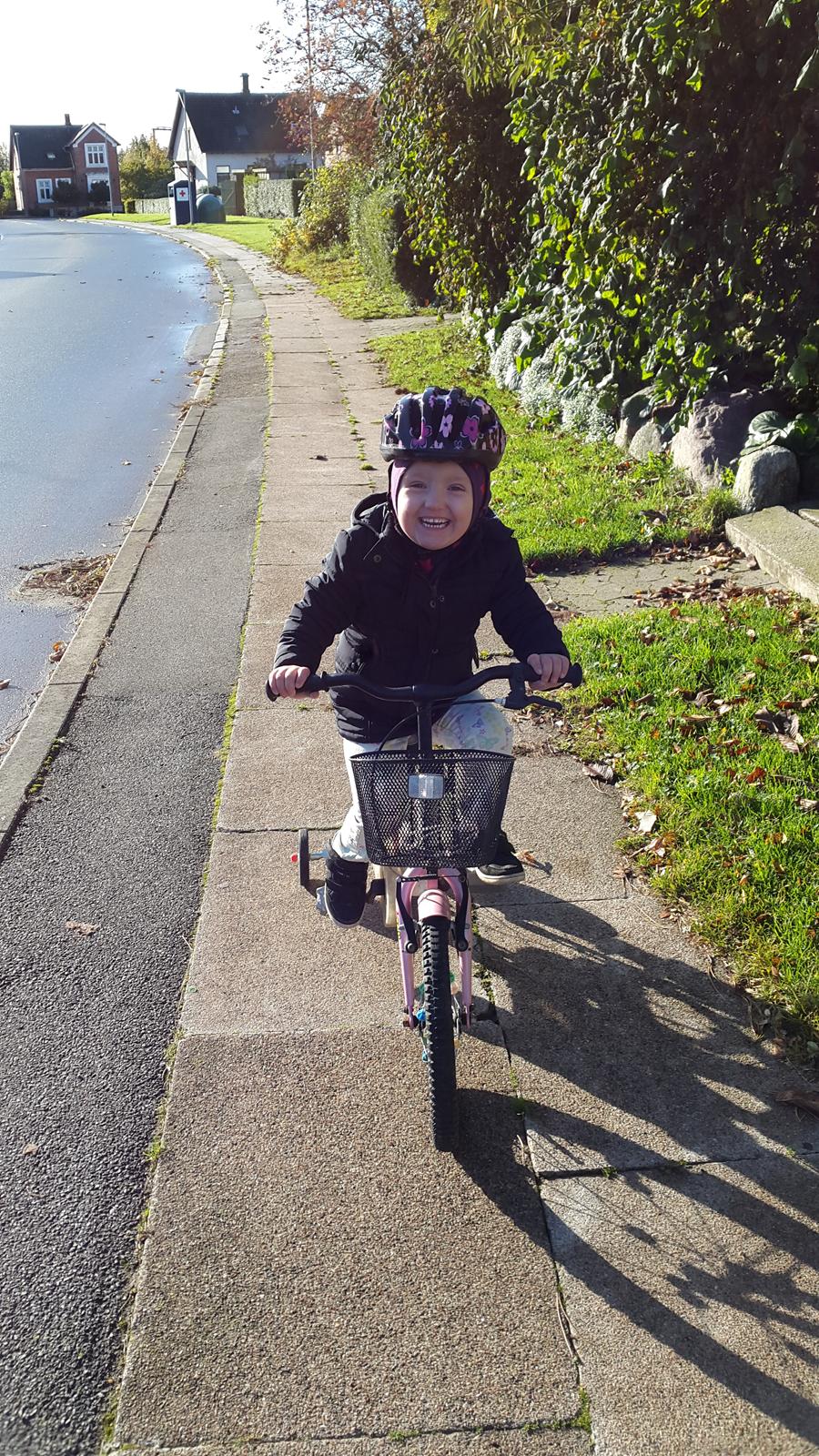 Pige Mia - Mia på cykel 2015 billede 33