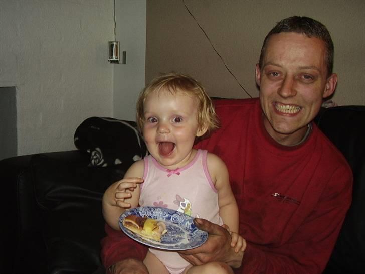 Pige Nu mor til 2 dejlige piger:o) - Laver hoveder til mor;o) billede 6
