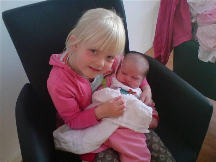 Pige Josephine sofie  - Min søster og jeg billede 8