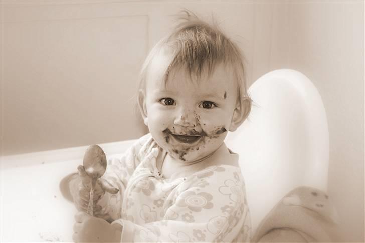 Pige Tasha. - Chokolade fjæs.. billede 1