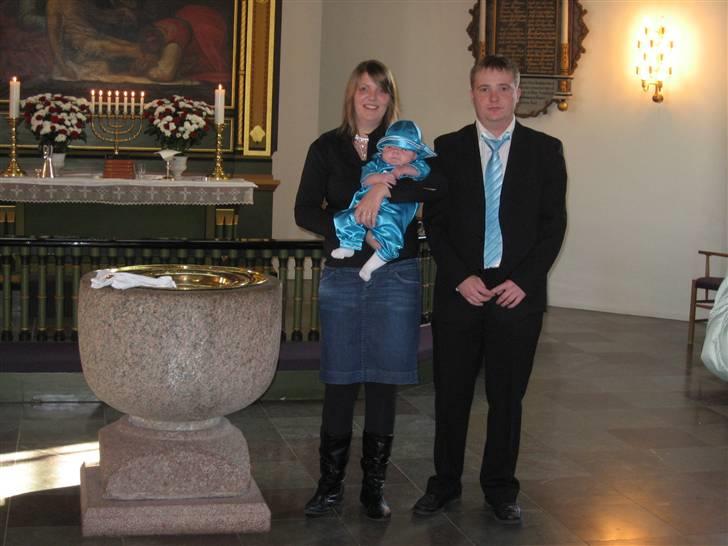 Dreng Lucas Munk Kristensen - Lucas bliver døbt. billede 9