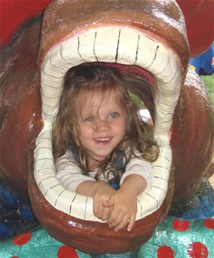 Pige Makayla - I bon bon land (2 år) billede 7