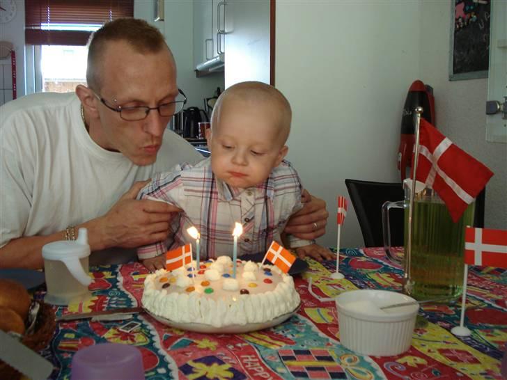 Dreng Storbror Simon - Jeg blev 2 år den 14 maj 08 :0) billede 3