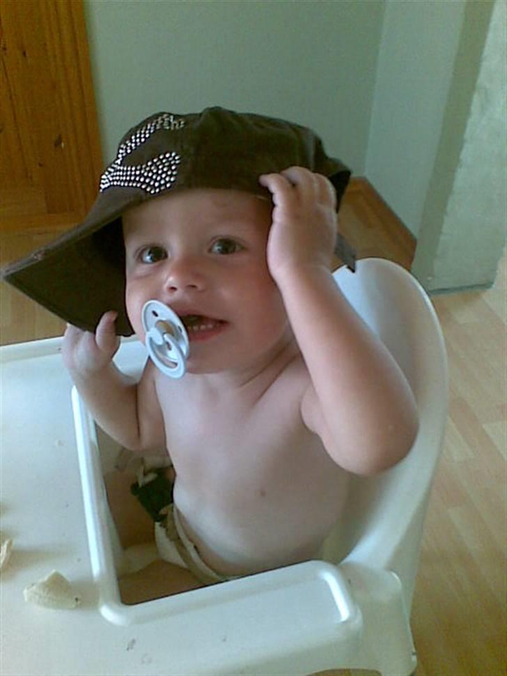 Dreng nicolay - bassebum... ;-) billede 1