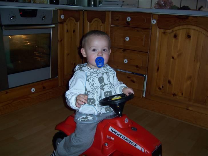 Dreng nicolay - fødselsdagsgave fra bedstemor billede 5