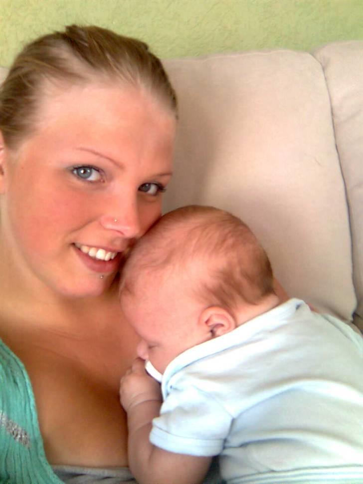 Dreng Tobias - Mor og Jeg, Jeg blev lidt træt så faldte sørme lige lidt hen . billede 14