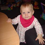 Pige josefine