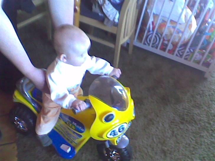 Dreng Morgan - min motorcykel jeg har fået af far billede 6