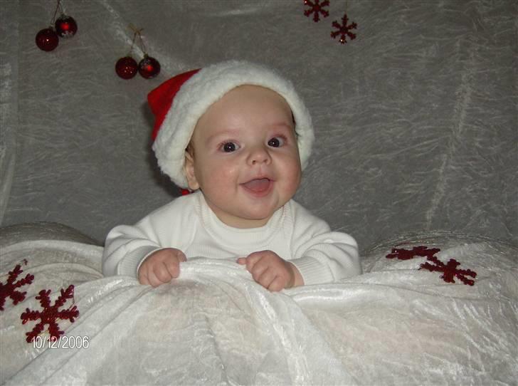 Dreng Noah lucas Bøgelund - Den første jul :-) billede 1