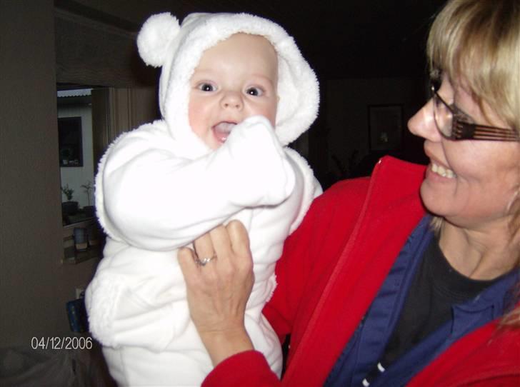 Dreng Noah lucas Bøgelund - noah og mormor billede 7