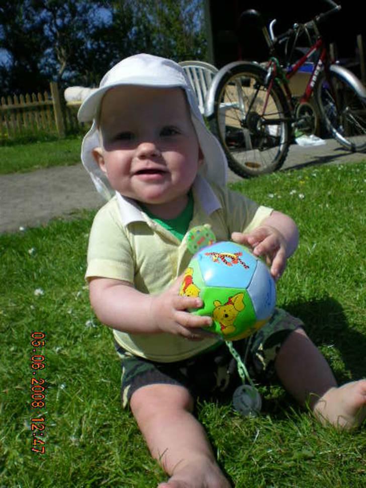 Dreng Tobias - varm sommerdag... 2008 billede 6