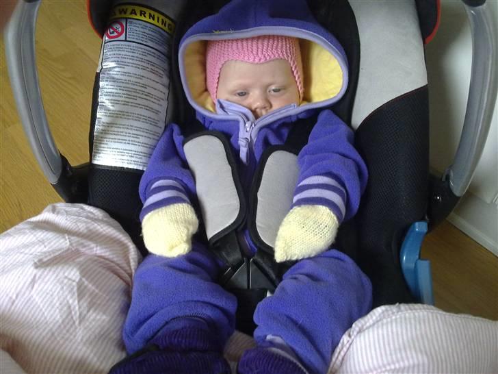 Pige M<3 - Malou sover efter byturen:) billede 11