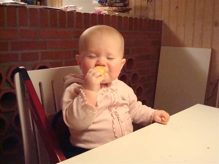 Pige Natascha - Elsker mad... Og at være i sommerhus:0) billede 13