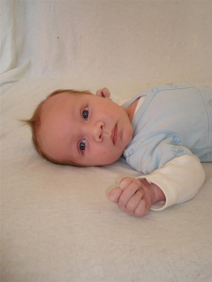 Dreng Jonathan <'3 - 21/04-2009 kun 1 måned gammel :) er helt vild med hans lille hanekam :D Den er desværre bare væk nu :( billede 20