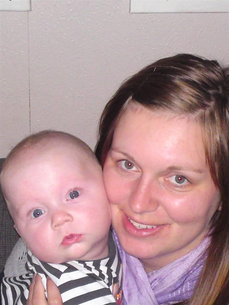 Dreng Malthe  - Min mor og jeg :0) billede 4