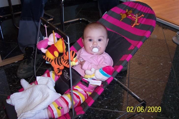 Pige Amalie Machon Malberg billede 4