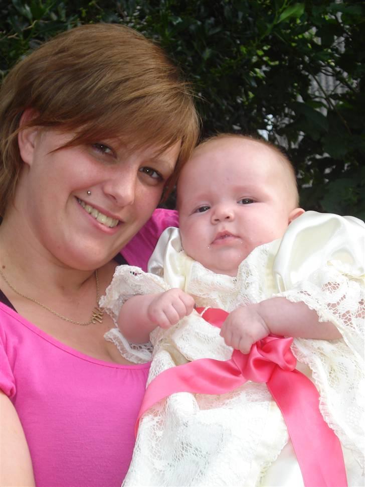 Pige Freja Wede Eriksen - fra sin dåb billede 7