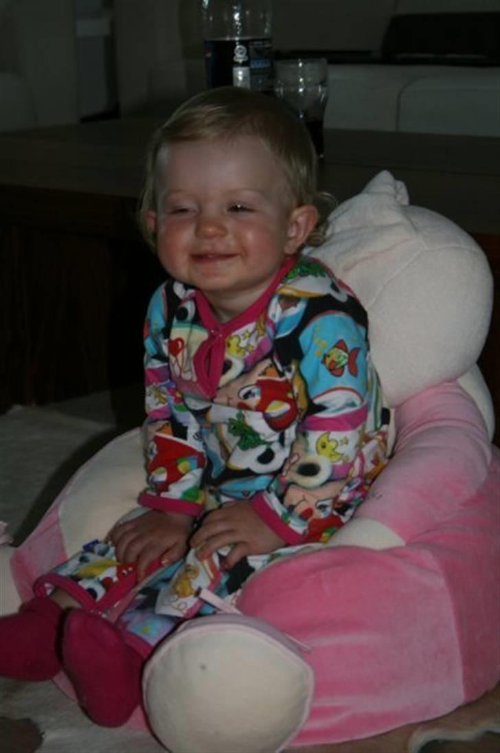 Pige Cecilie billede 13