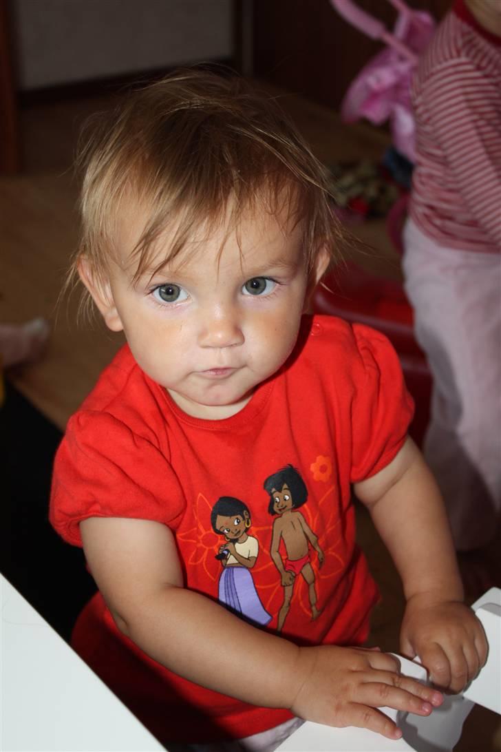 Pige Tasha. billede 4