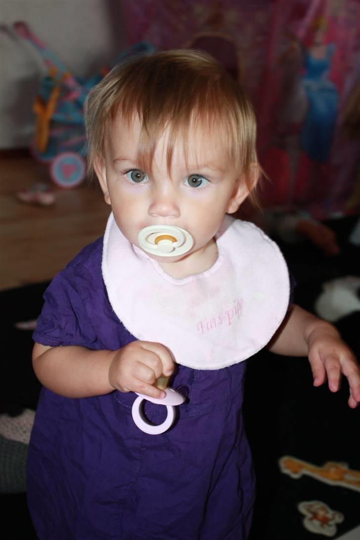 Pige Tasha. billede 6