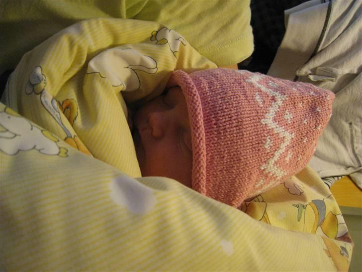 Pige Isabella Dagny - Prinsessen ca. 3 timer gammel billede 7